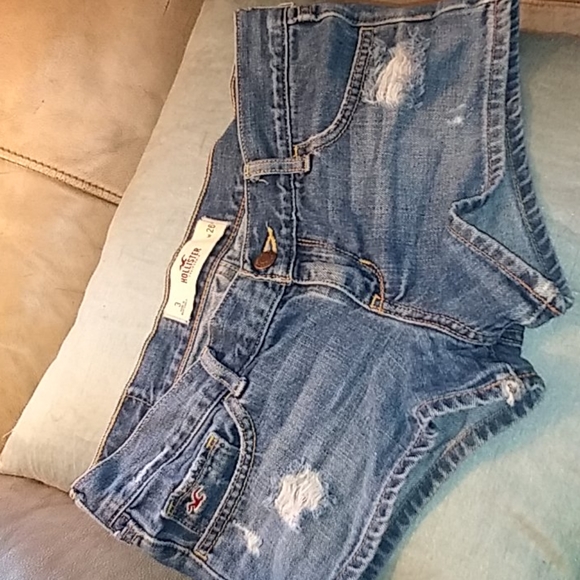 Hollister denim short shorts - Picture 2 of 3
